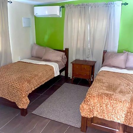 Centrally Located, Private, 1 Bedroom Apartment. Willemstad Buitenkant foto