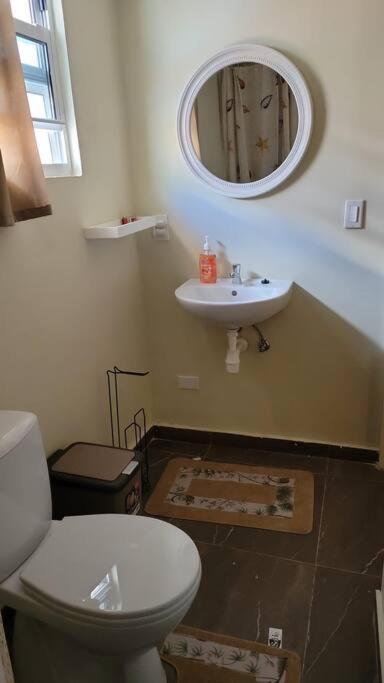 Centrally Located, Private, 1 Bedroom Apartment. Willemstad Buitenkant foto