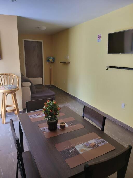 Centrally Located, Private, 1 Bedroom Apartment. Willemstad Buitenkant foto